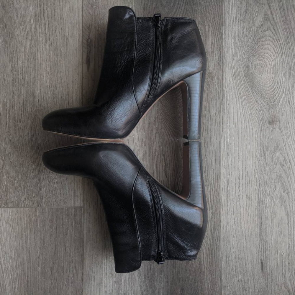 Nine West Gidran Leather Booties